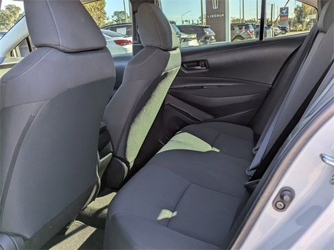 Used 2022 Toyota Corolla LE image 12