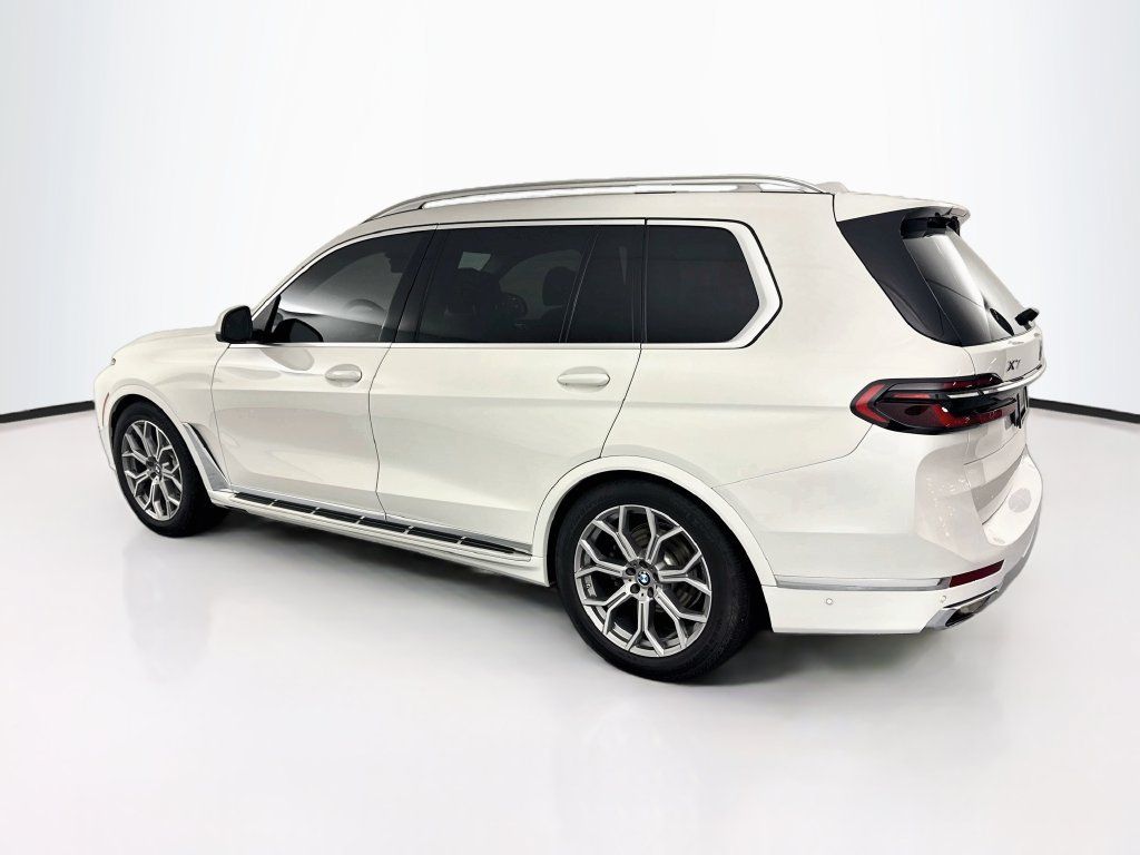 Used 2024 BMW X7 xDrive40i AWD/4WD image 7
