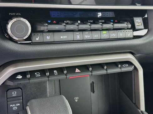 New 2026 Toyota Tundra Limited AWD/4WD image 18