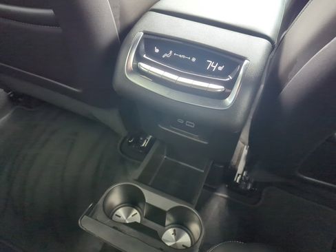 Used 2025 Cadillac XT6 Premium Luxury image 34