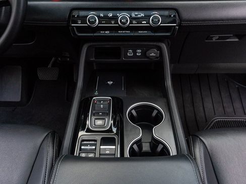 Used 2024 Honda Pilot Touring image 28