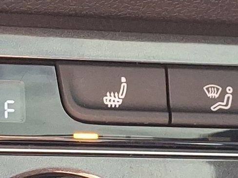 Used 2021 Volkswagen Tiguan SE R-Line image 23