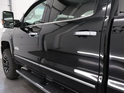 Used 2017 Chevrolet Silverado 2500 High Country w/ Duramax Plus Package AWD/4WD image 32