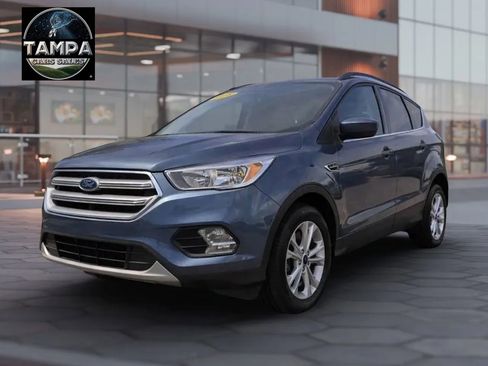 Used 2018 Ford Escape SE FWD image 1