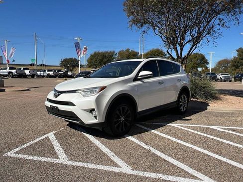 Used 2018 Toyota RAV4 Platinum image 2