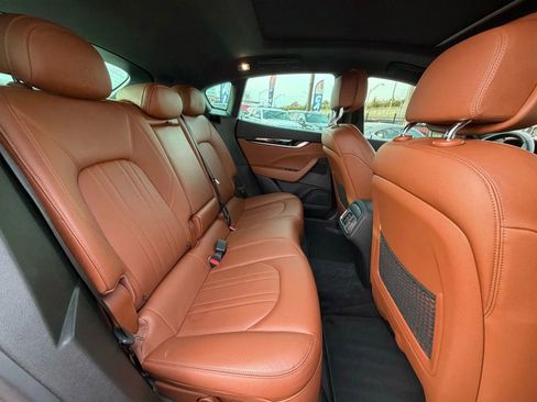 Used 2018 Maserati Levante image 29