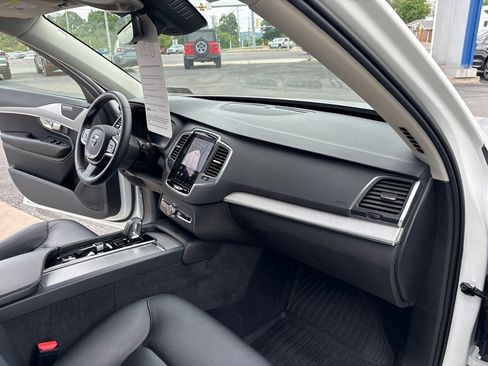 Used 2023 Volvo XC90 B5 Core w/ Protection Package Premier AWD/4WD image 34