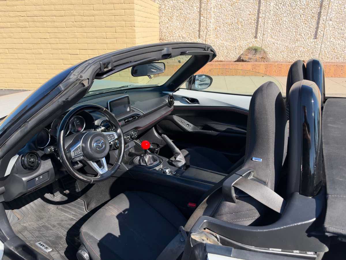 Used 2016 MAZDA MX-5 Miata Club RWD image 15