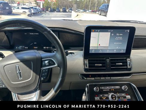 Used 2019 Lincoln Navigator Reserve image 10