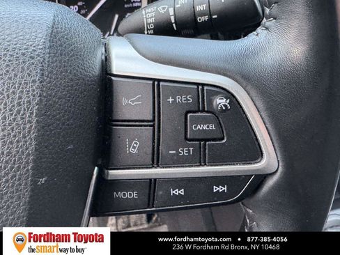 Used 2022 Toyota Highlander XSE image 22