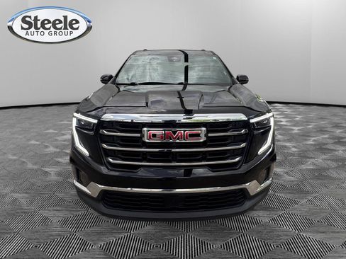 Certified 2026 GMC Acadia Elevation w/ Elevation Premium Package FWD image 8