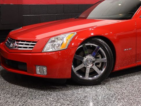 Used 2007 Cadillac XLR RWD image 22