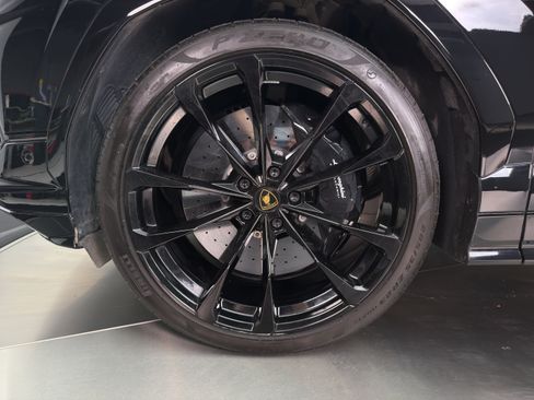Used 2023 Lamborghini Urus S AWD/4WD image 4