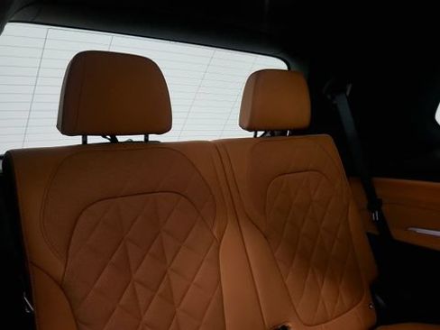 Used 2024 BMW X7 xDrive40i w/ M Sport Package AWD/4WD image 42