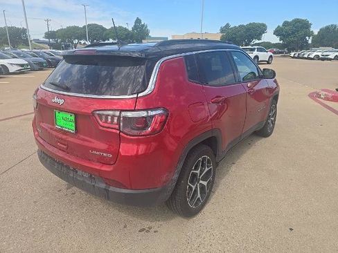 Used 2025 Jeep Compass Limited AWD/4WD image 5