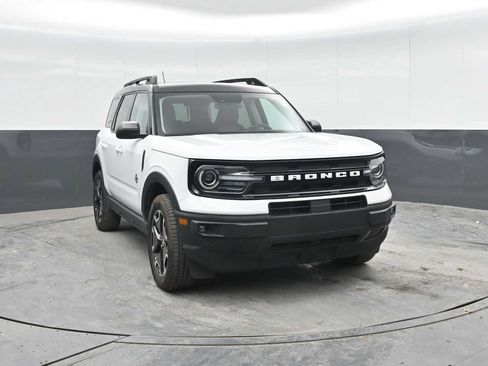 Used 2023 Ford Bronco Sport Outer Banks w/ Tech Package AWD/4WD image 6