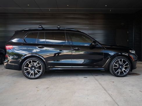 Used 2021 BMW X7 xDrive40i w/ M Sport Package AWD/4WD image 8