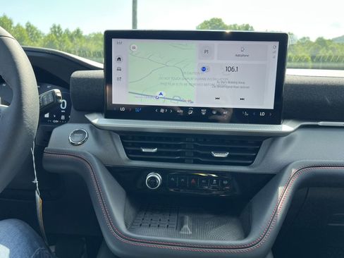 New 2025 Ford Explorer ST image 21