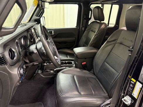 Used 2023 Jeep Wrangler Sahara w/ Cold Weather Group image 23