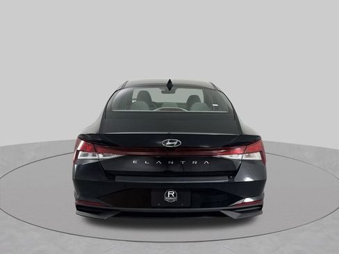 Used 2023 Hyundai Elantra SEL FWD image 31