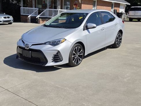 Used 2019 Toyota Corolla SE FWD image 1