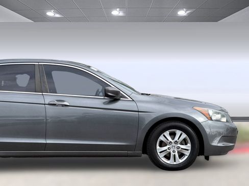 Used 2010 Honda Accord LX-P image 31