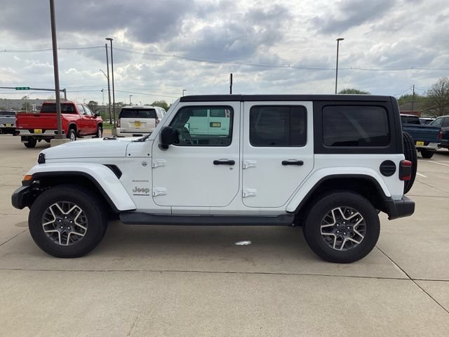 Used 2024 Jeep Wrangler Unlimited Sahara AWD/4WD image 2