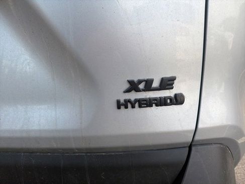 Used 2020 Toyota RAV4 XLE image 13