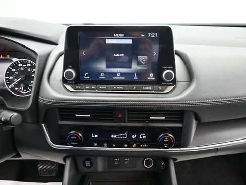 Used 2024 Nissan Rogue SV AWD/4WD image 15