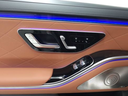 Certified 2025 Mercedes-Benz S 580e 4MATIC Sedan image 27