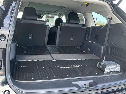 New 2026 Toyota Highlander Platinum AWD/4WD image 7