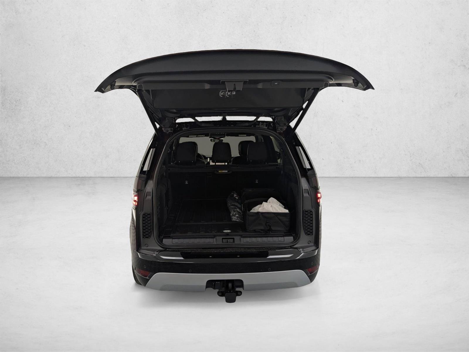 New 2026 Land Rover Discovery Limited Edition AWD/4WD image 9