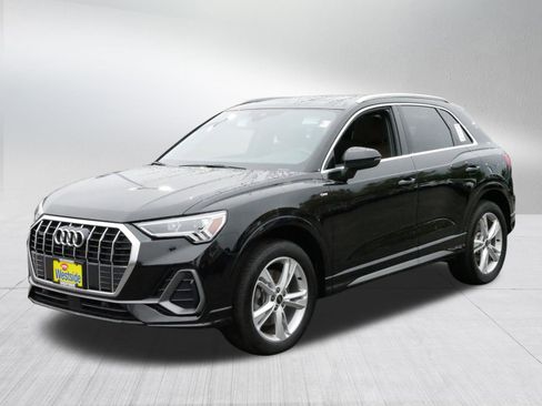 Used 2024 Audi Q3 2.0T Premium Plus w/ Premium Plus Package image 3