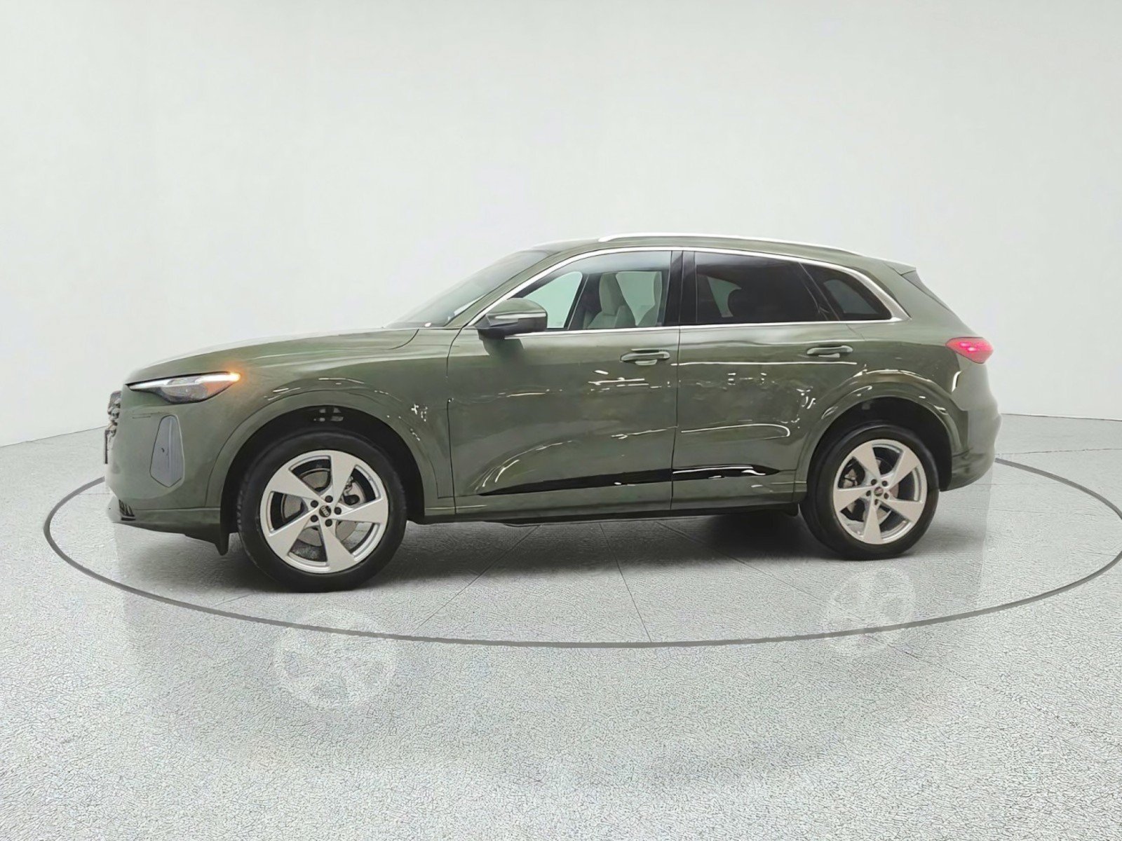 Used 2025 Audi Q5 Premium AWD/4WD image 8