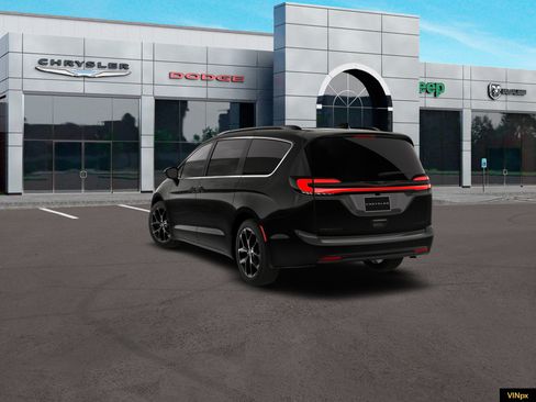 New 2026 Chrysler Pacifica Limited image 5