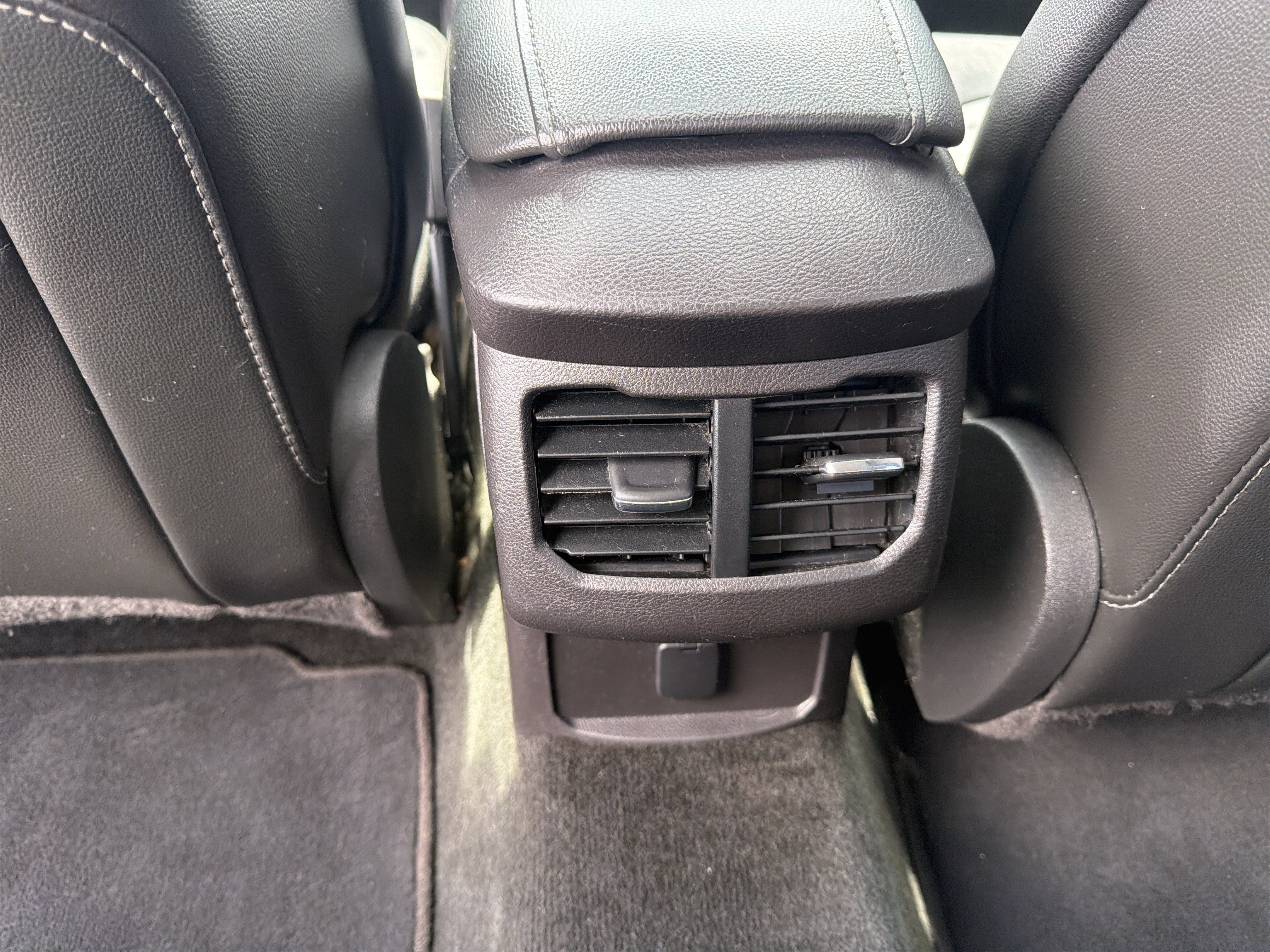 Used 2016 Ford Fusion SE w/ Equipment Group 202A FWD image 23