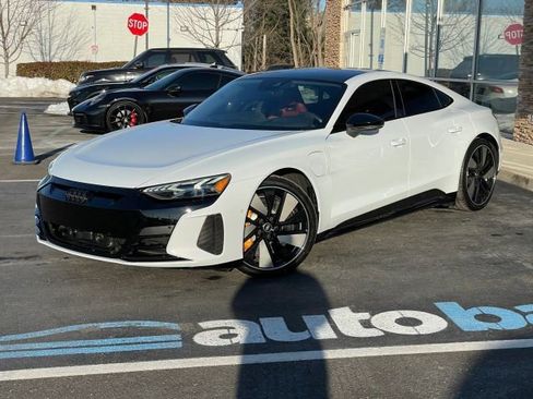 Used 2022 Audi RS e-tron GT w/ Carbon Performance Package image 7