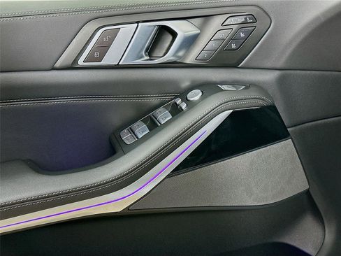 Certified 2024 BMW X7 xDrive40i w/ Executive Package image 18