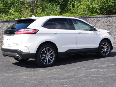 Used 2019 Ford Edge Titanium w/ Cold Weather Package AWD/4WD image 7