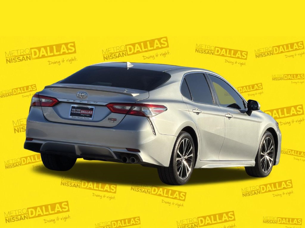 Used 2019 Toyota Camry SE w/ Carpet Mat Package FWD image 5