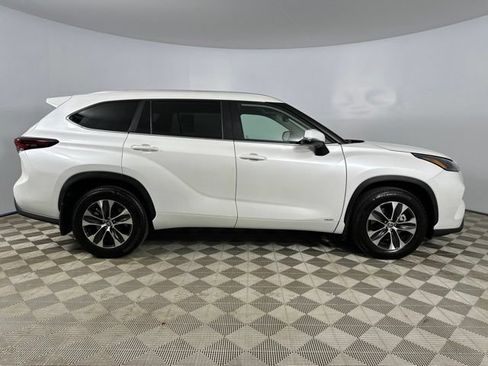 Used 2026 Toyota Highlander XLE AWD/4WD image 14