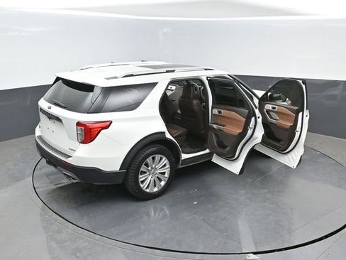Certified 2023 Ford Explorer King Ranch w/ Technology Package AWD/4WD image 28