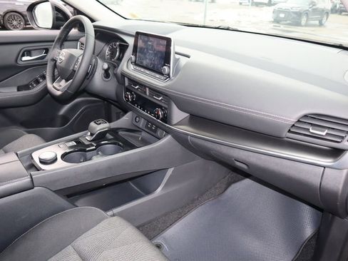 Certified 2025 Nissan Rogue SV AWD/4WD image 23