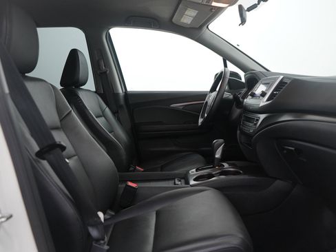 Used 2017 Honda Ridgeline RTL image 11