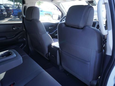 Used 2022 Nissan Frontier SV RWD image 10