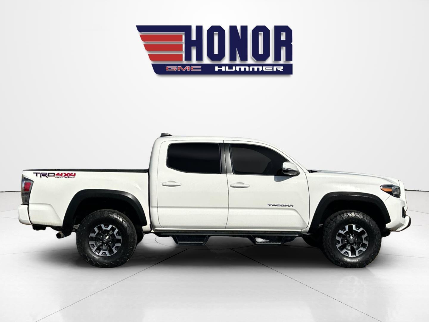 Used 2021 Toyota Tacoma TRD Off-Road w/ Technology Package AWD/4WD image 3