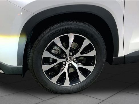 Used 2025 Toyota Grand Highlander AWD Hybrid image 11