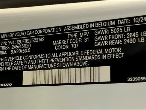 New 2025 Volvo XC40 B5 Ultra w/ Protection Package Premier image 12