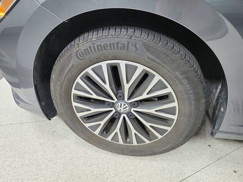 Used 2019 Volkswagen Jetta SE FWD image 13