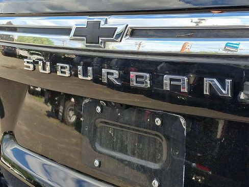 Used 2021 Chevrolet Suburban Premier w/ Premium Package AWD/4WD image 31
